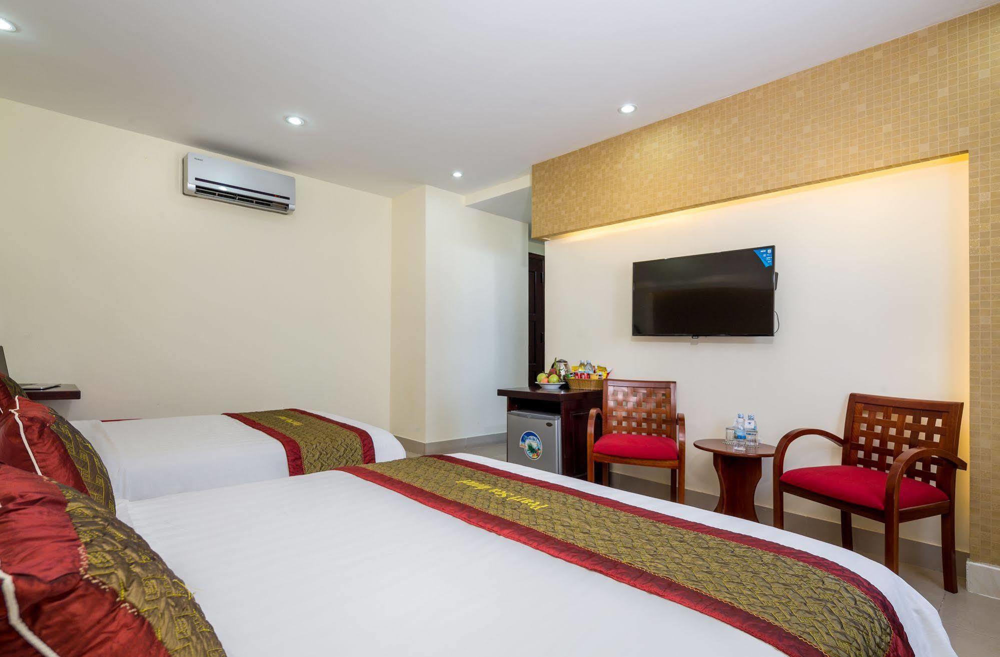 Pearl Sea Hotel Da Nang Buitenkant foto